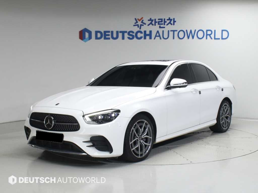 Mercedes-Benz E-Class — photo 01