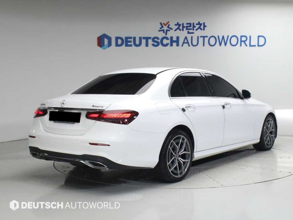 Mercedes-Benz E-Class — photo 02
