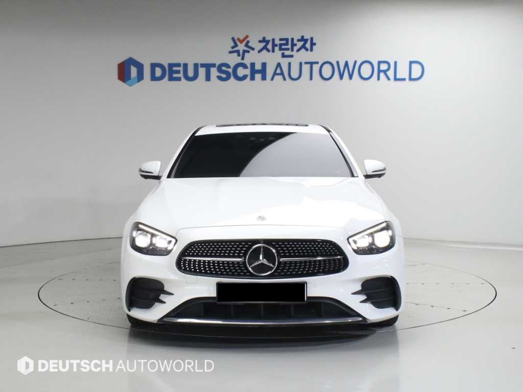 Mercedes-Benz E-Class — photo 03