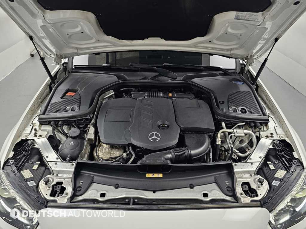 Mercedes-Benz E-Class — photo 06