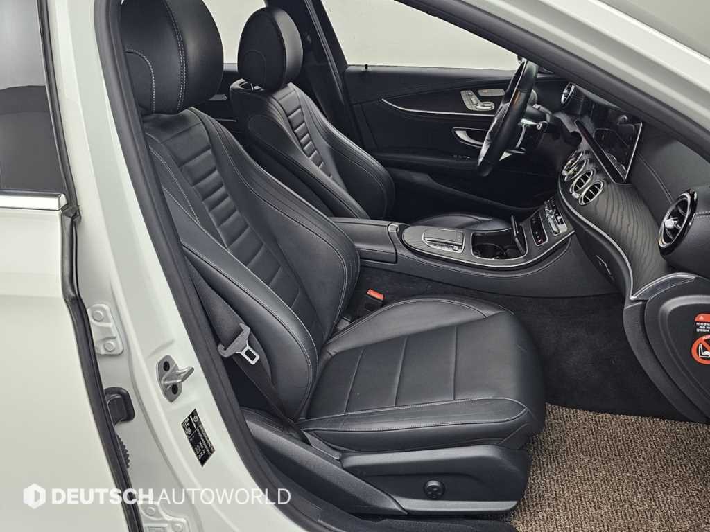 Mercedes-Benz E-Class — photo 10