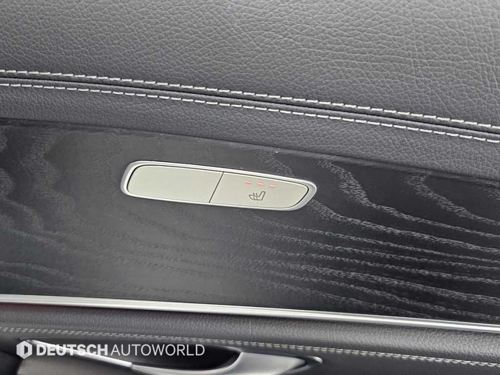 Mercedes-Benz E-Class — photo 16