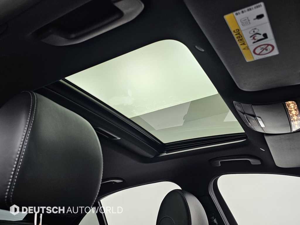 Mercedes-Benz E-Class — photo 18