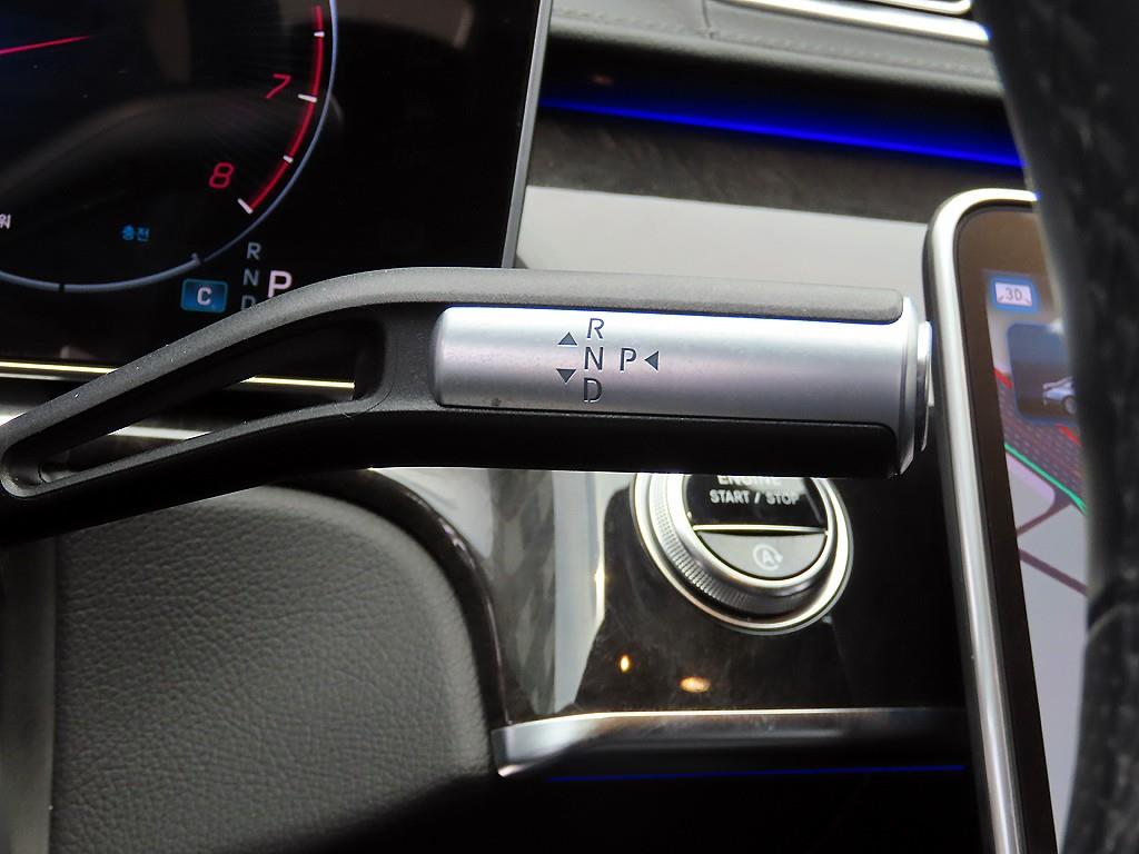 Mercedes-Benz S-Class — photo 11