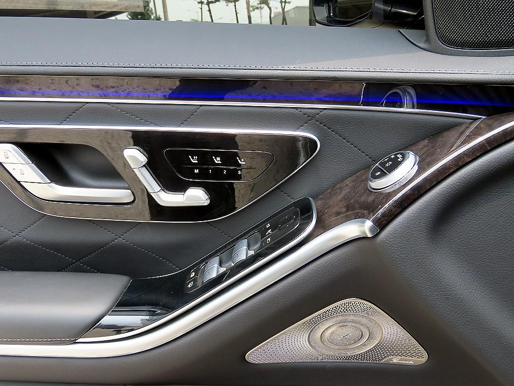 Mercedes-Benz S-Class — photo 12