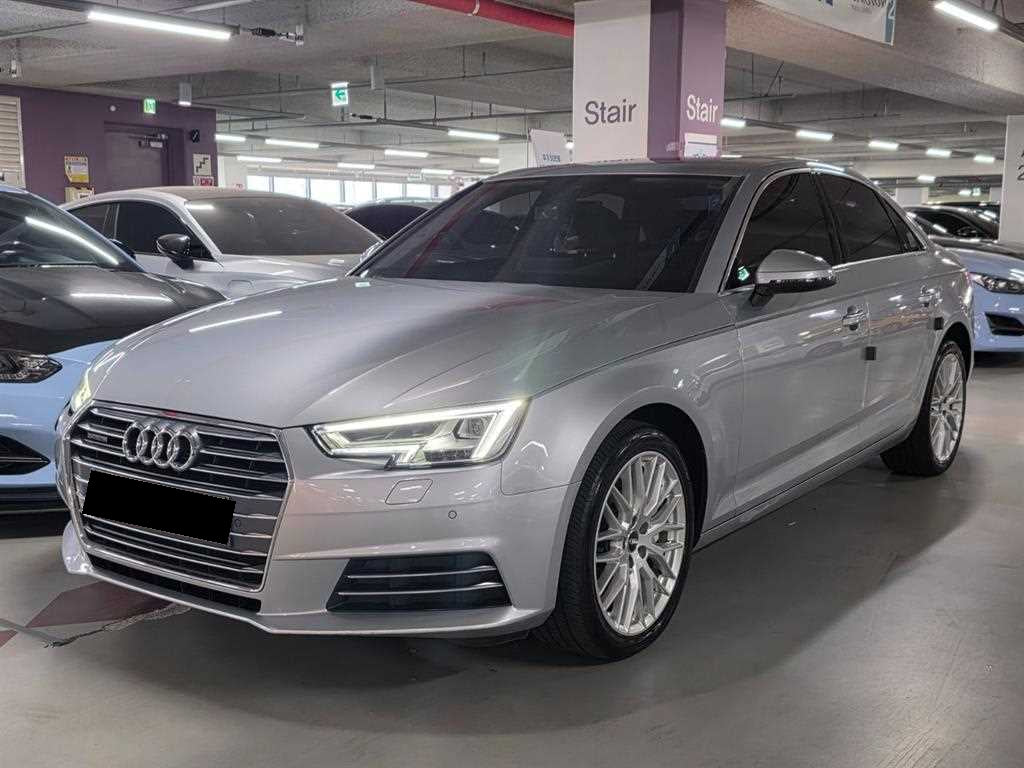 Audi A4 — photo 01