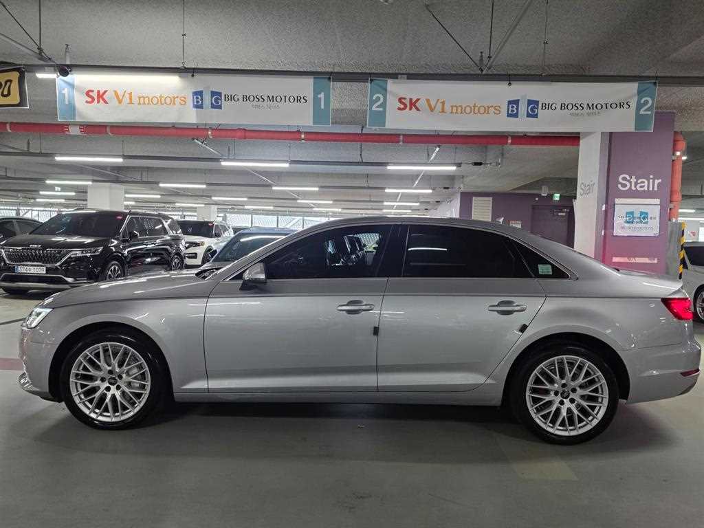 Audi A4 — photo 05