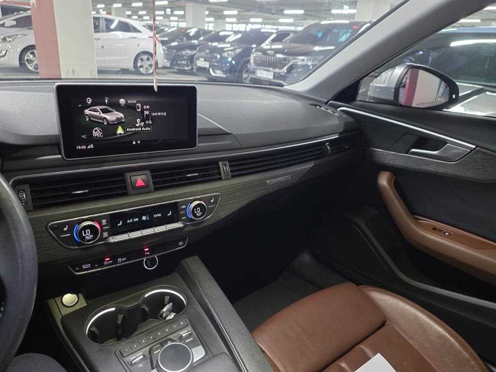 Audi A4 — photo 12