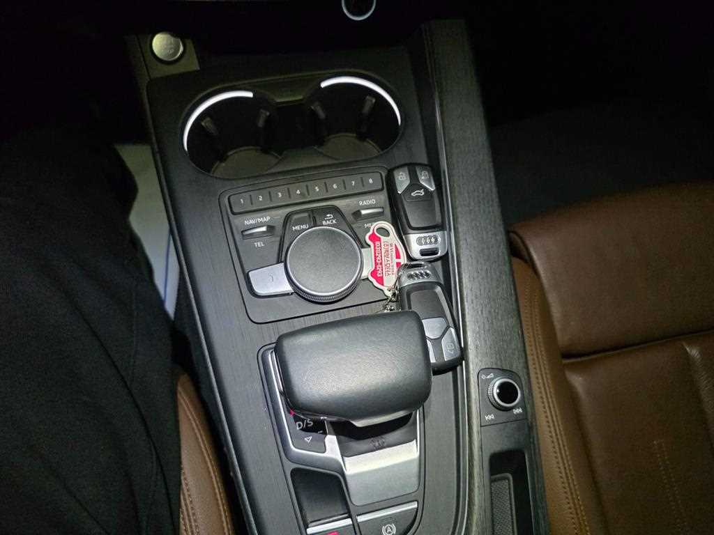 Audi A4 — photo 14
