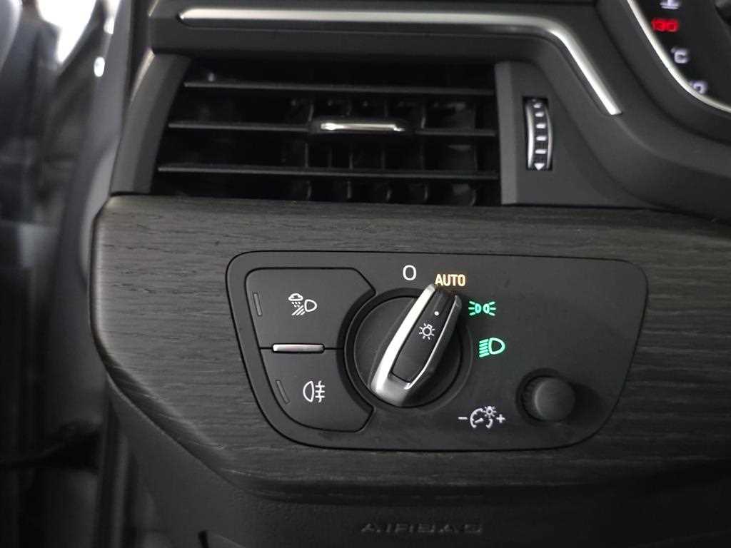 Audi A4 — photo 16
