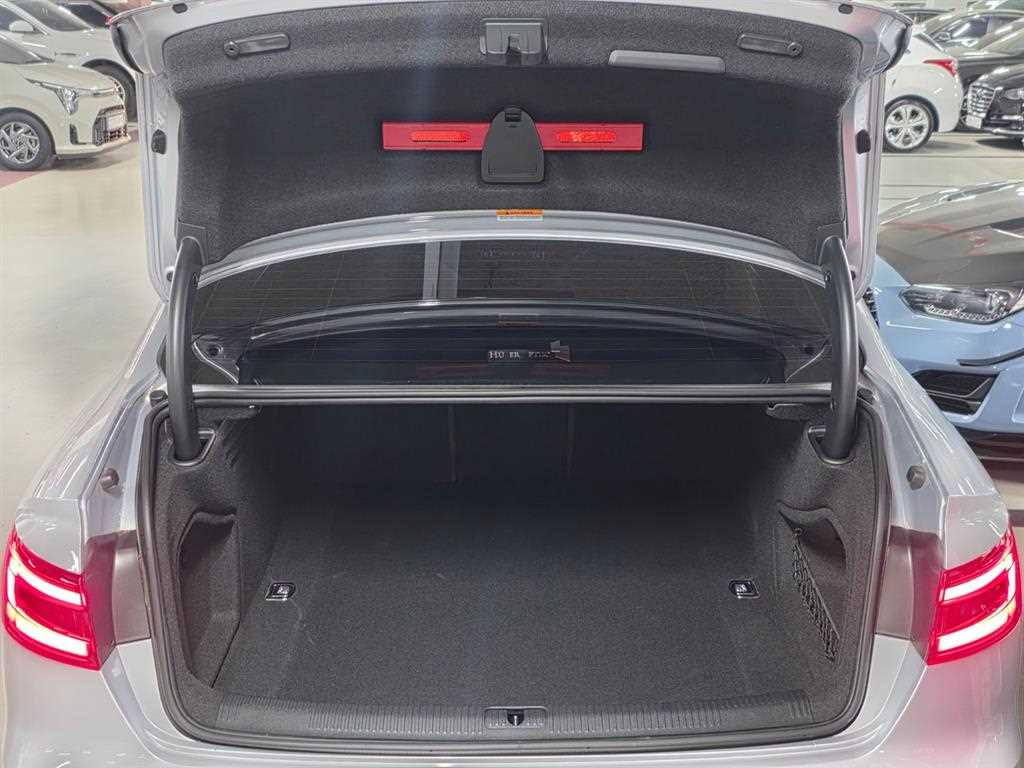 Audi A4 — photo 20