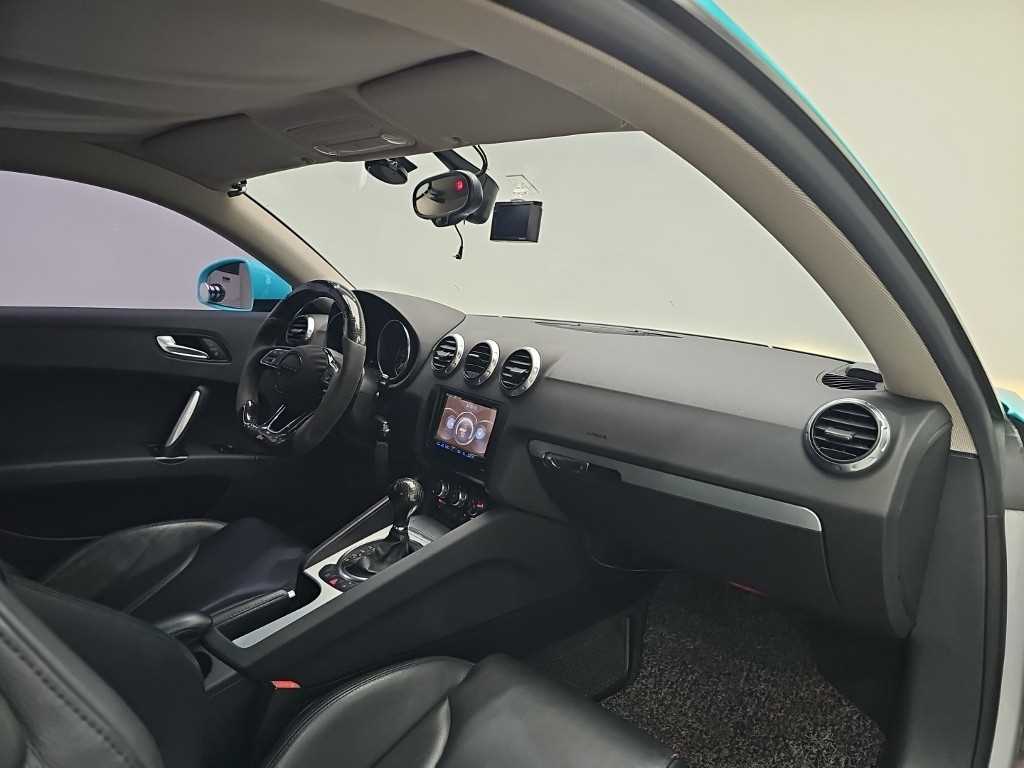 Audi TT — photo 18