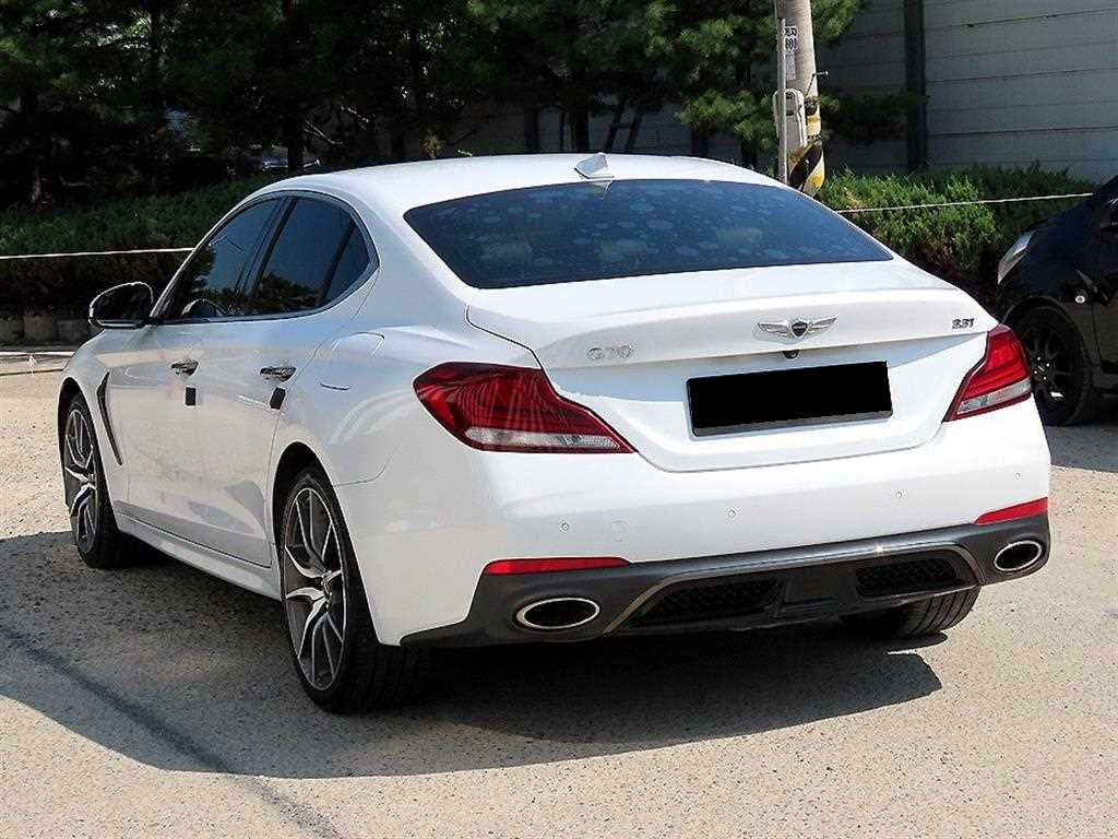 Genesis G70 — photo 03