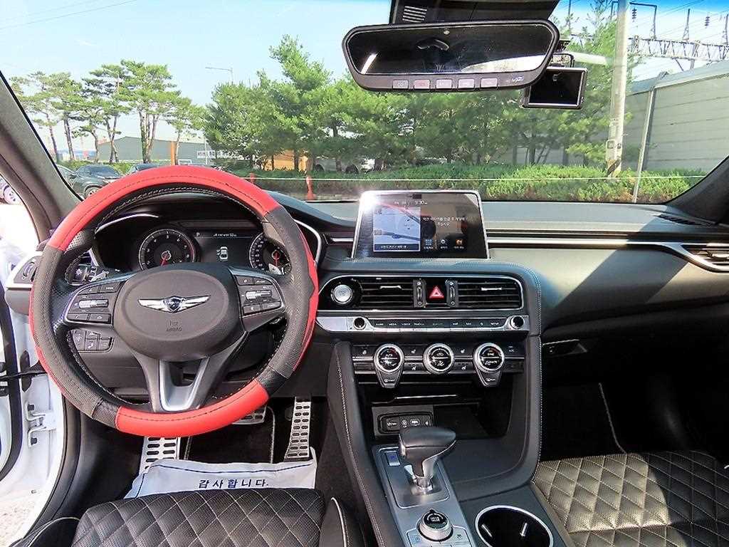 Genesis G70 — photo 07