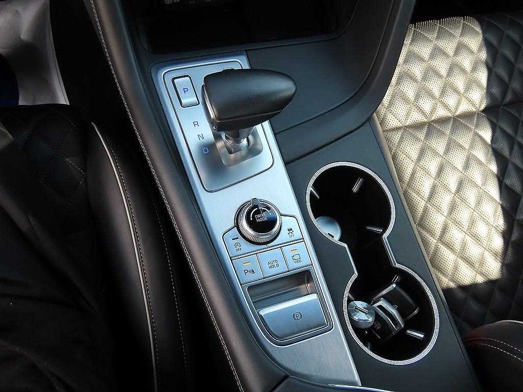 Genesis G70 — photo 11