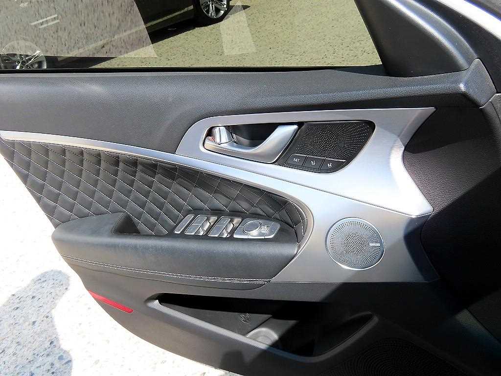 Genesis G70 — photo 12