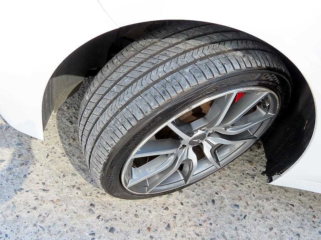 Genesis G70 — photo 20
