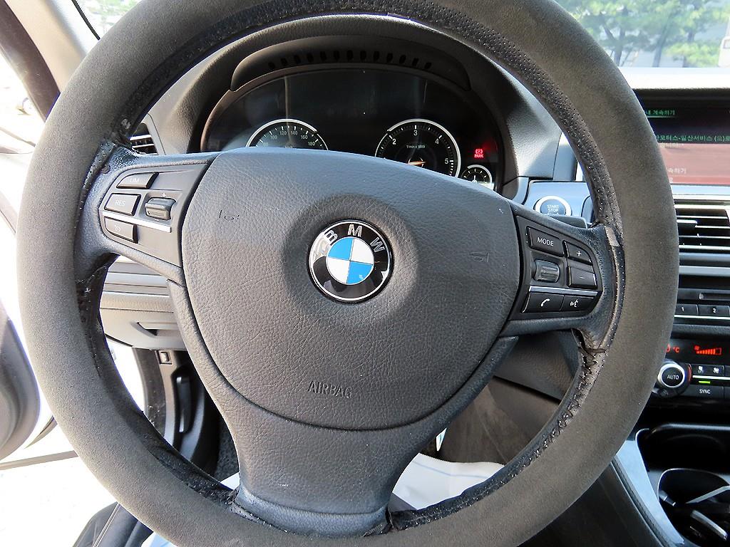 BMW 5-Series — photo 08