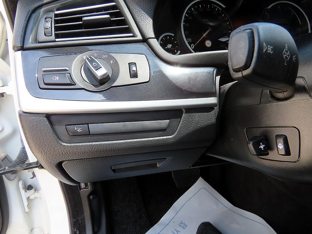 BMW 5-Series — photo 13