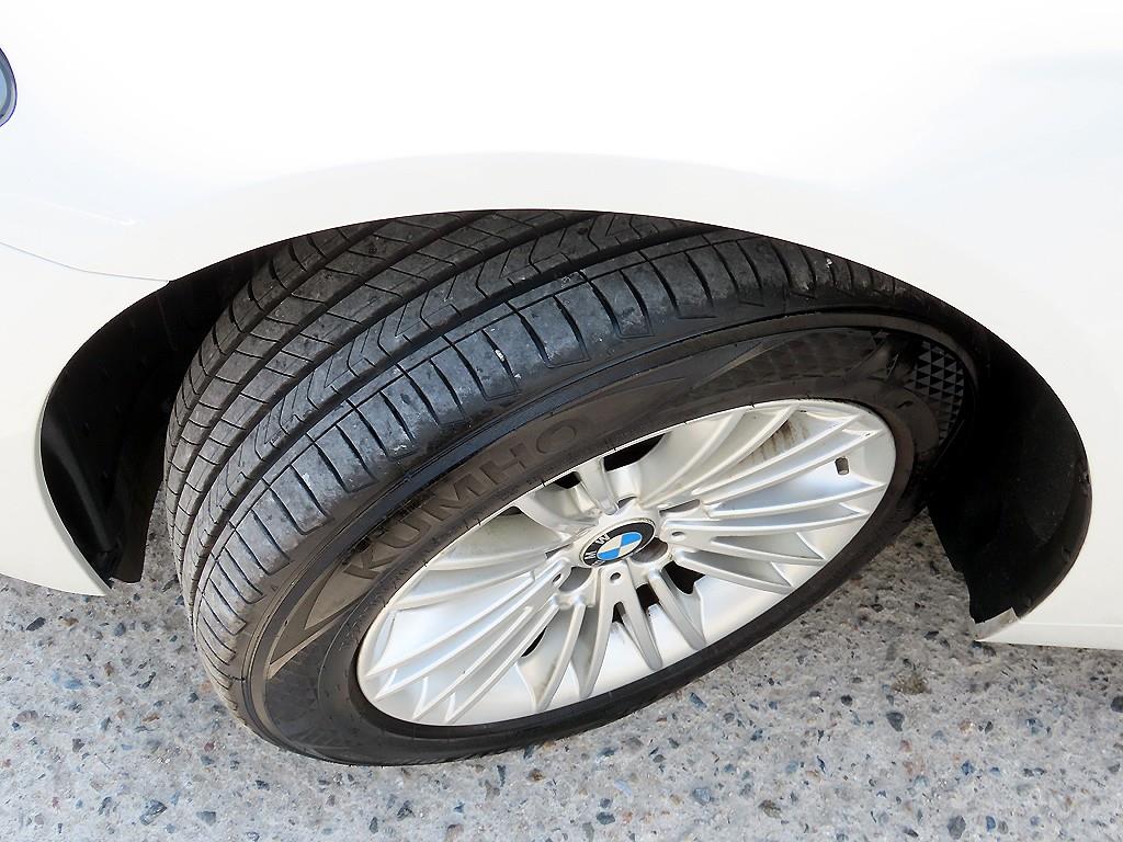 BMW 5-Series — photo 20