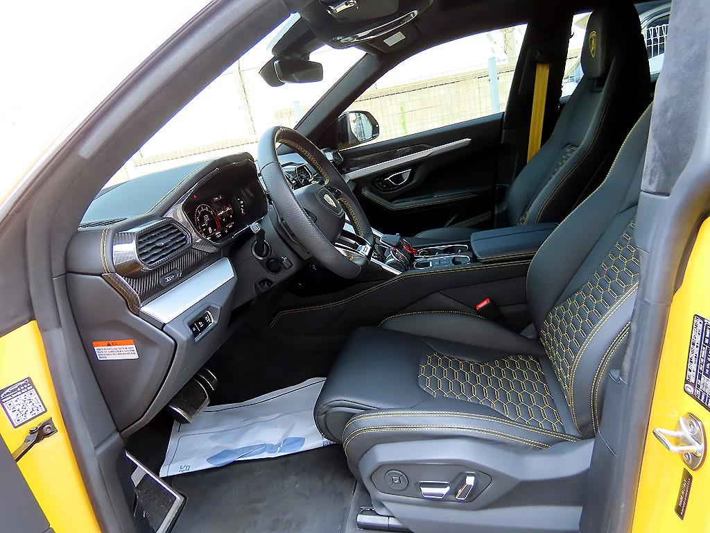 Lamborghini Urus — photo 05