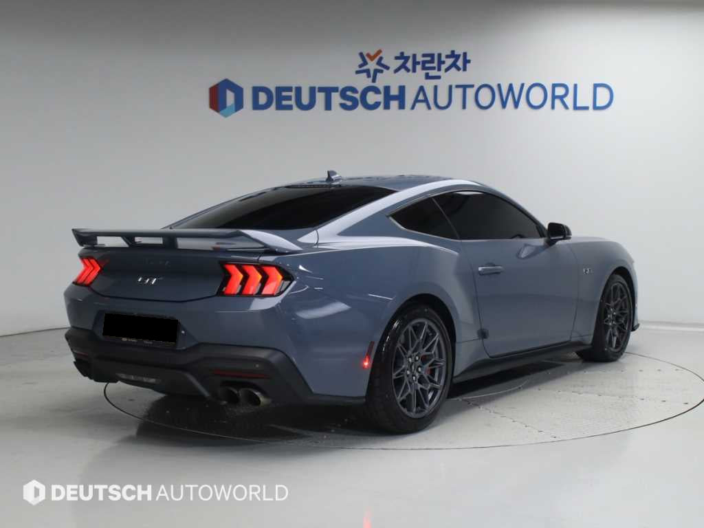 Ford Mustang — photo 02