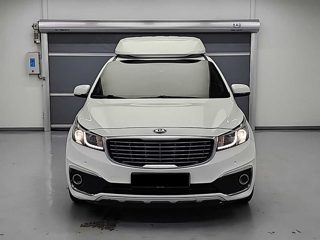 Kia Carnival — photo 02
