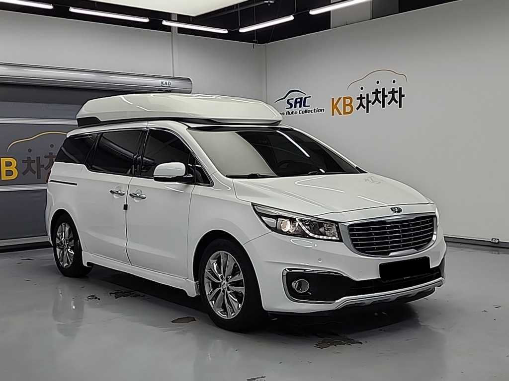 Kia Carnival — photo 04