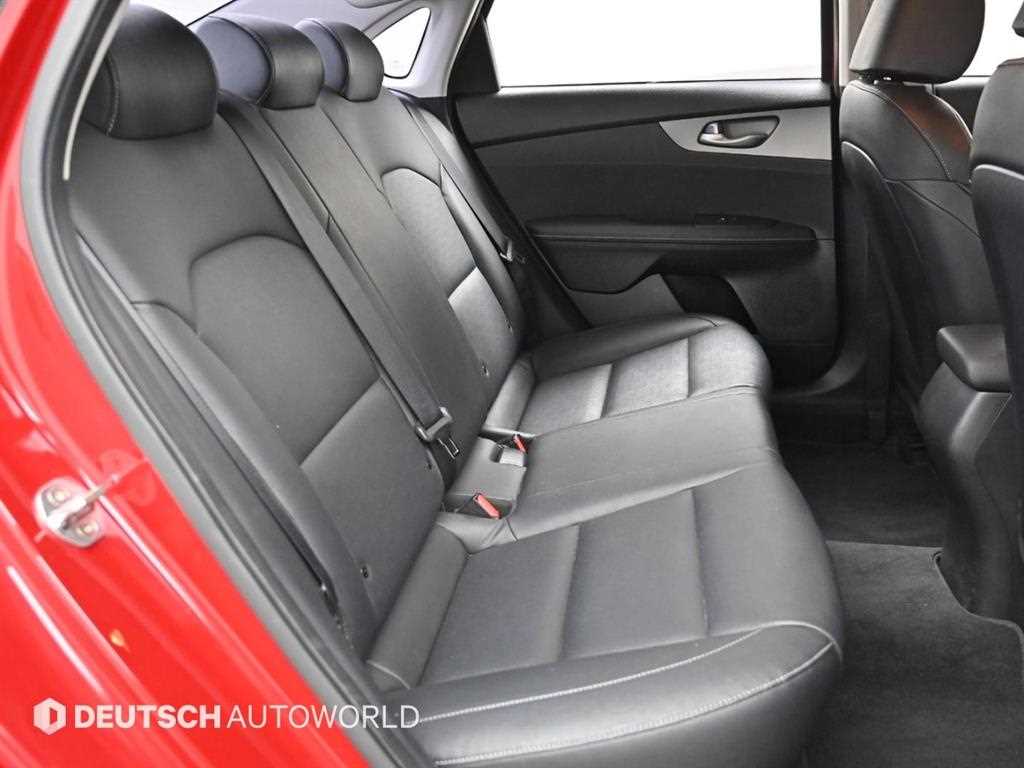 Kia K3 — photo 12