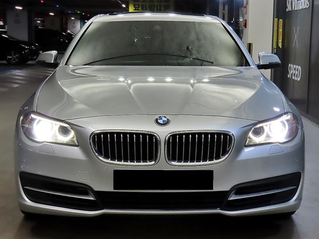 BMW 5-Series — photo 02