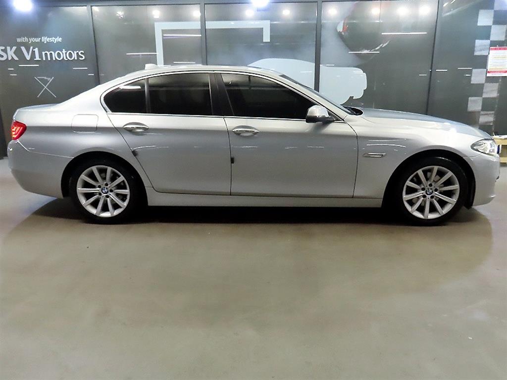 BMW 5-Series — photo 03