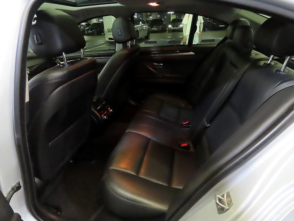 BMW 5-Series — photo 07