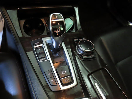 BMW 5-Series — photo 12