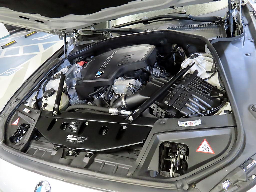 BMW 5-Series — photo 19
