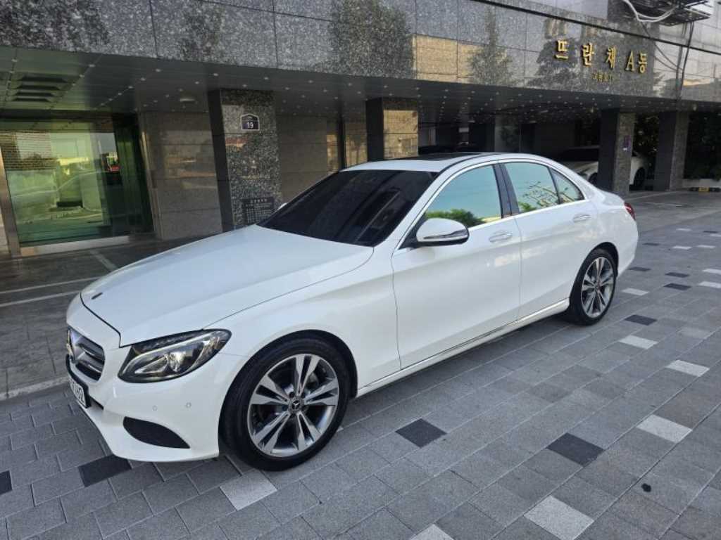 Mercedes-Benz C-Class — photo 02