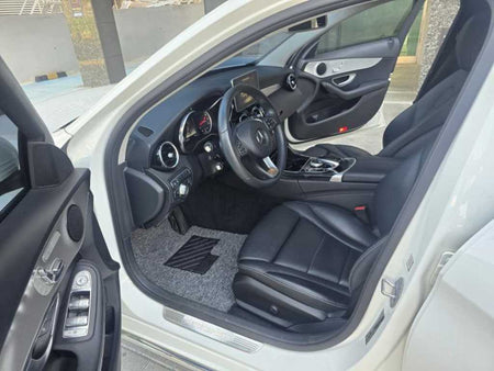 Mercedes-Benz C-Class — photo 09