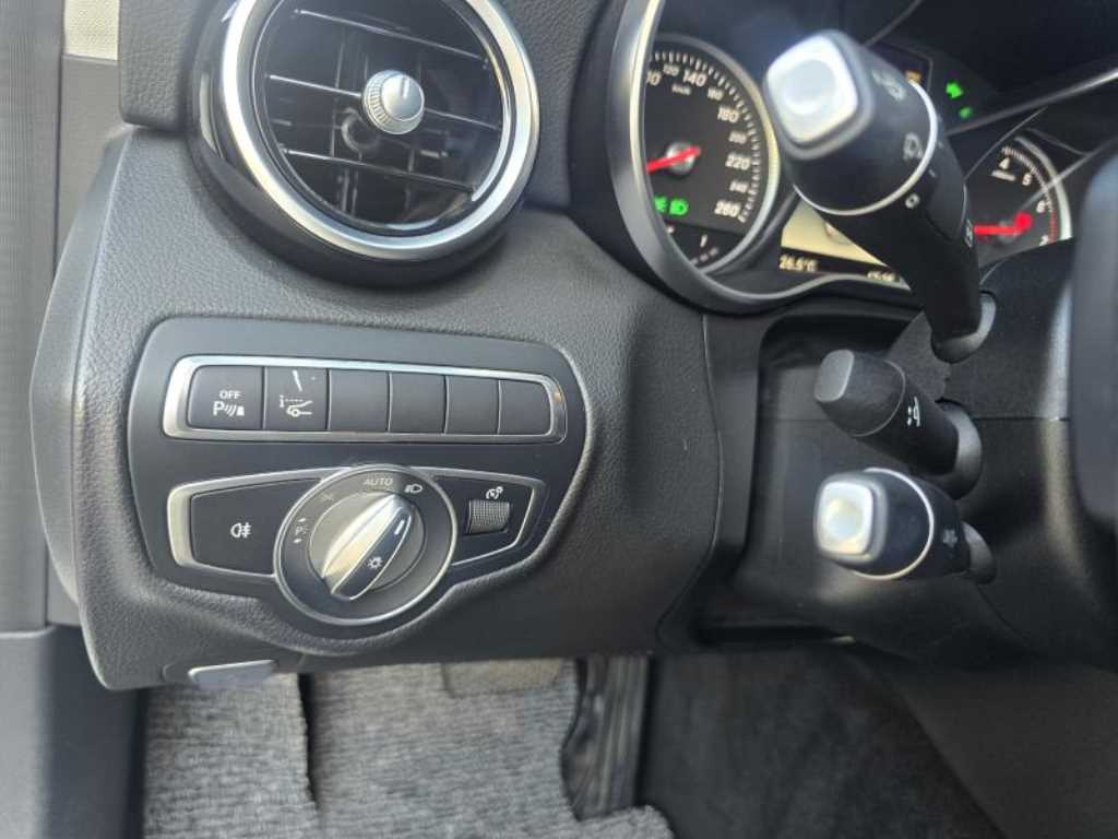Mercedes-Benz C-Class — photo 11