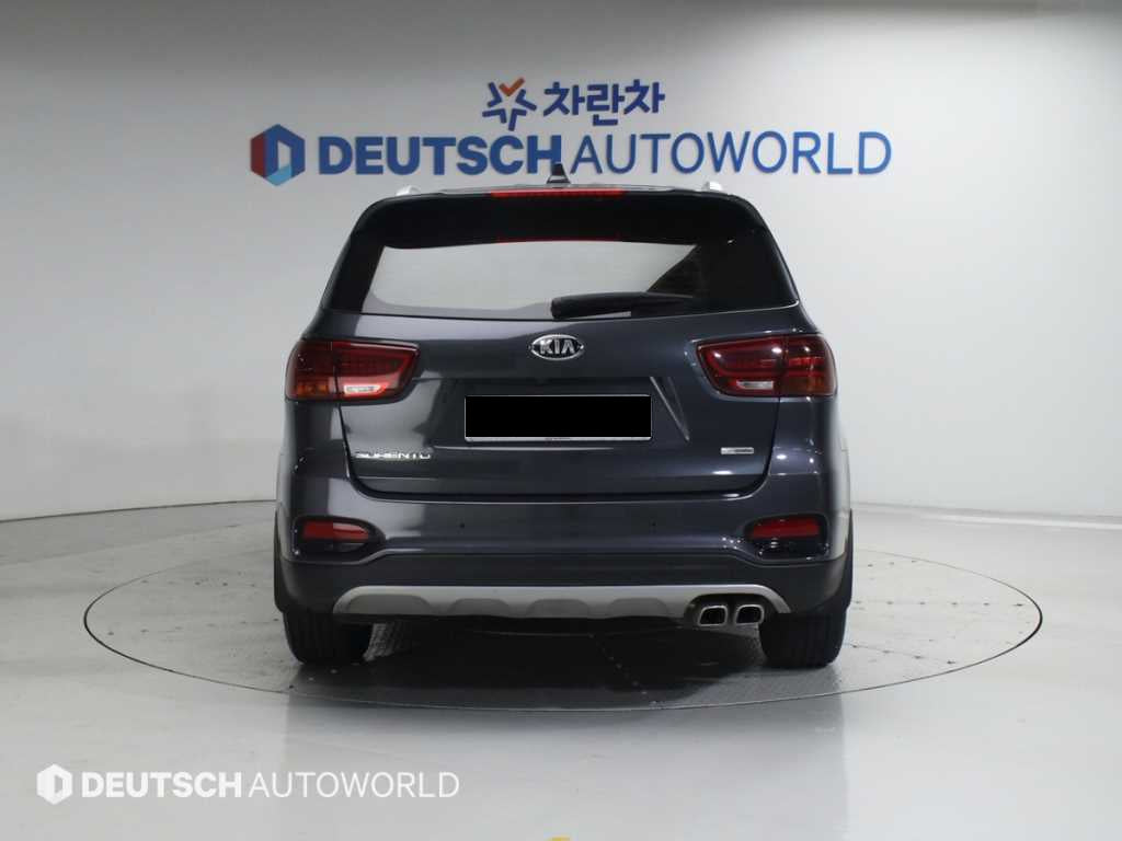 Kia Sorento — photo 04