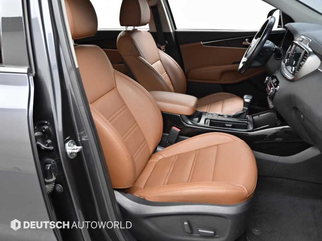Kia Sorento — photo 10