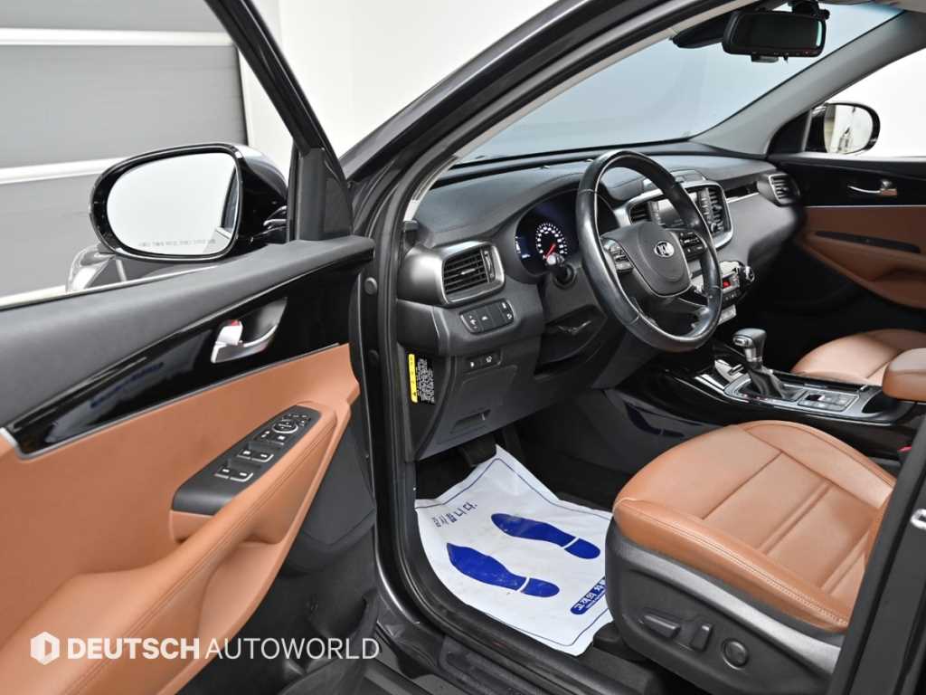 Kia Sorento — photo 11