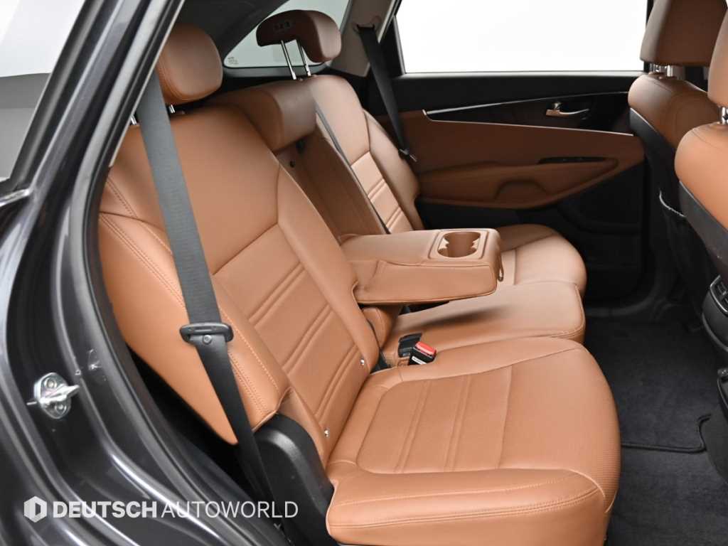 Kia Sorento — photo 12