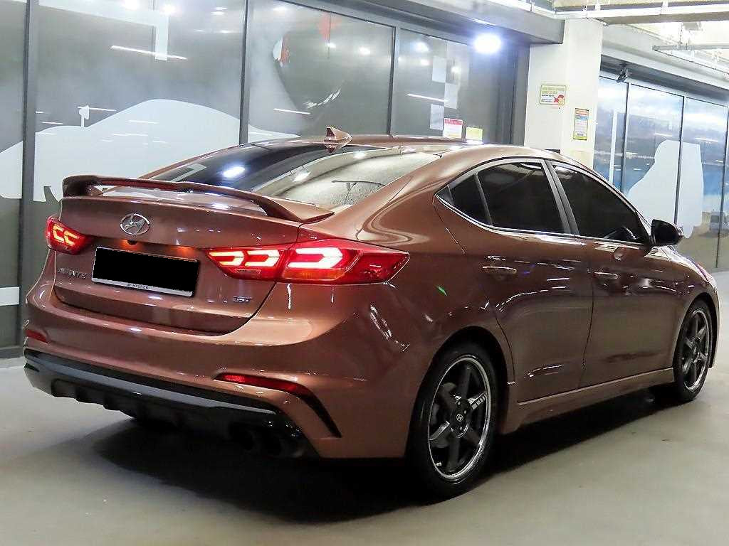 Hyundai Avante — photo 04