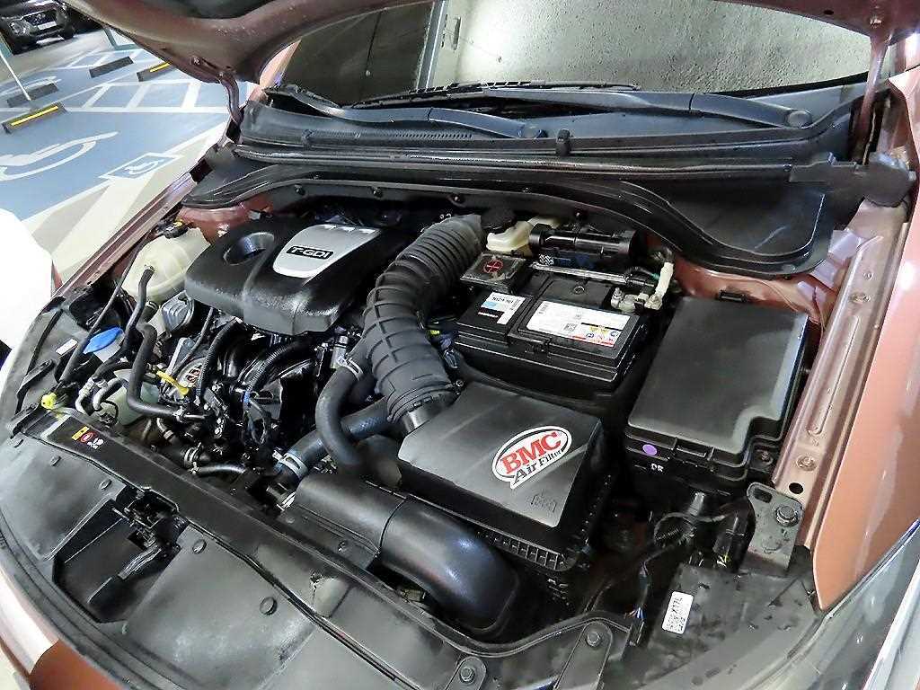 Hyundai Avante — photo 18