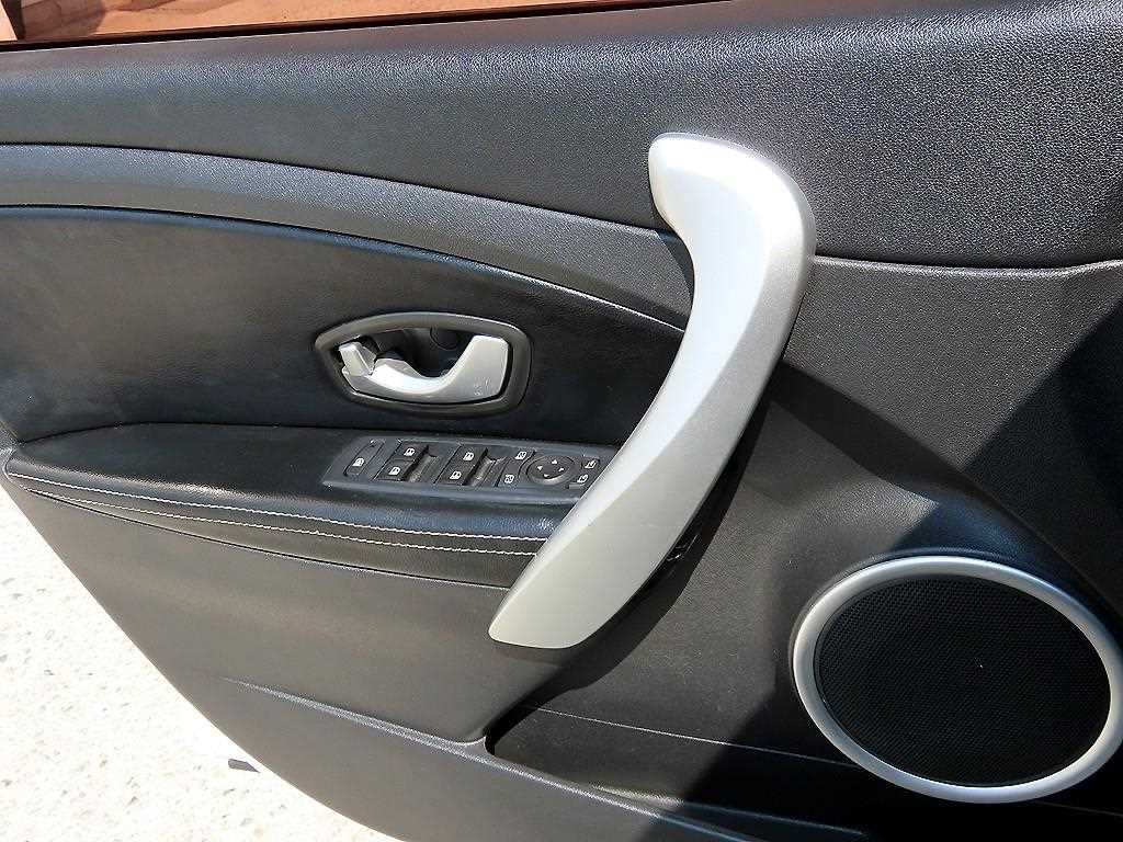 RENAULT SM3 — photo 11