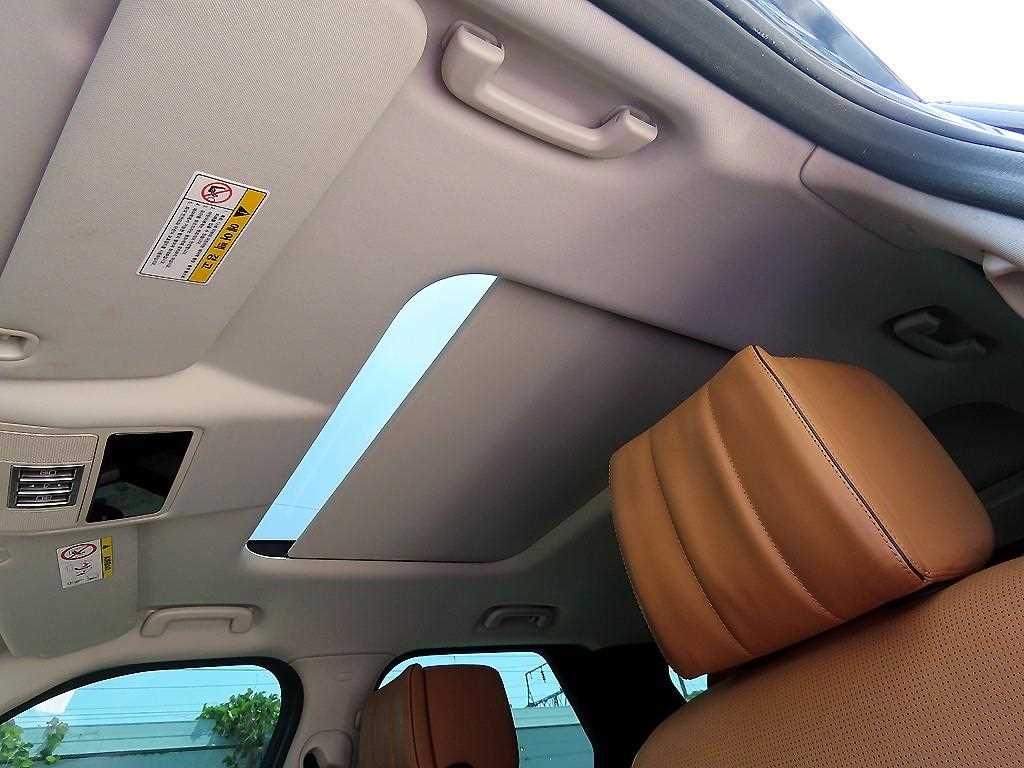 Land Rover Discovery — photo 16