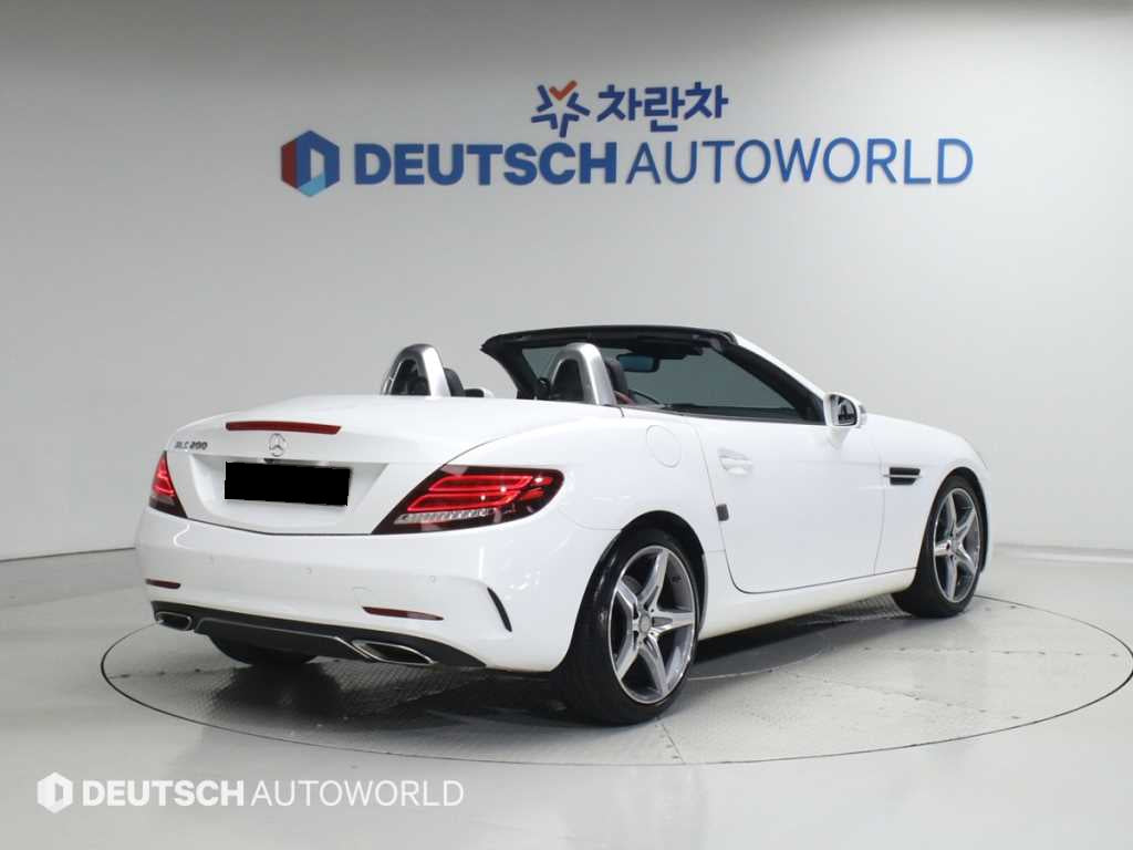Mercedes-Benz SLC-Class — photo 02