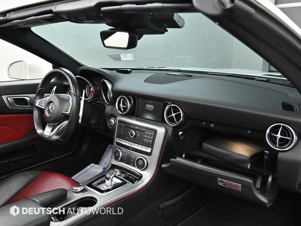 Mercedes-Benz SLC-Class — photo 07