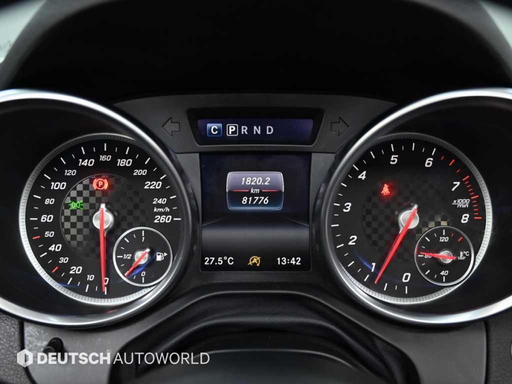 Mercedes-Benz SLC-Class — photo 08