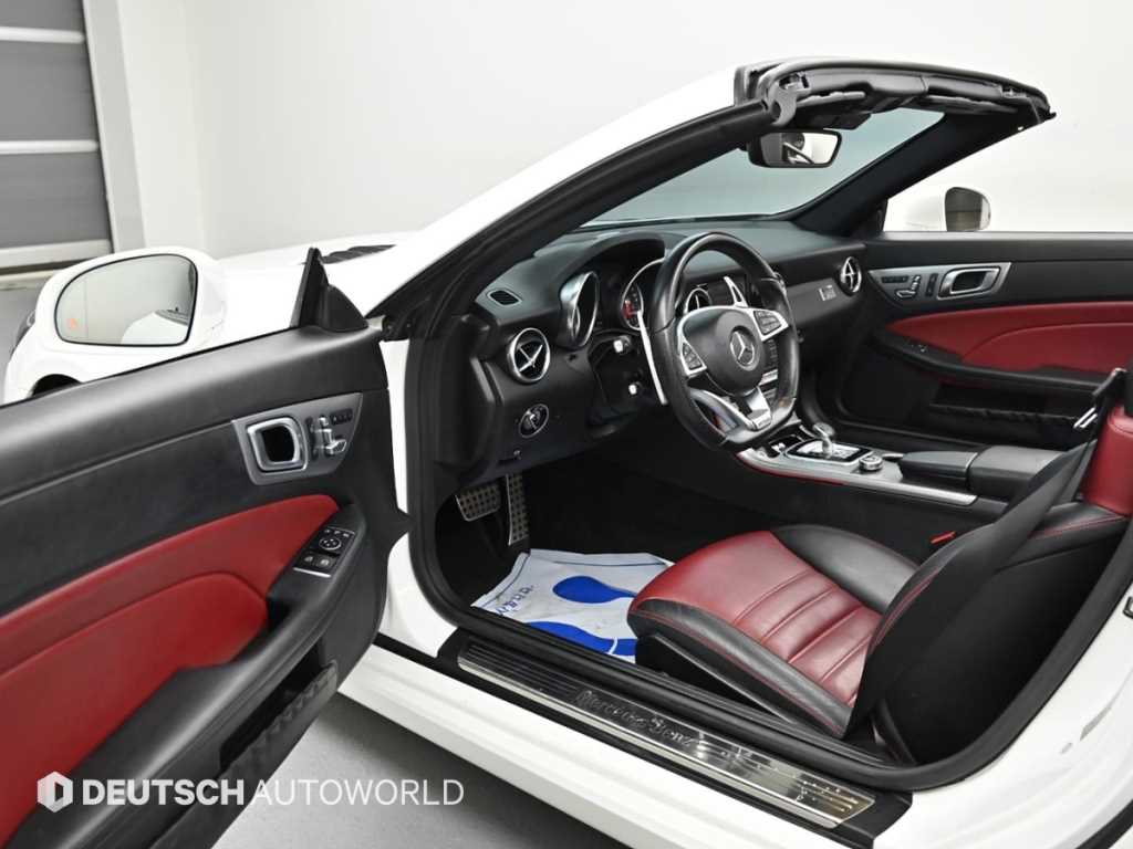 Mercedes-Benz SLC-Class — photo 11