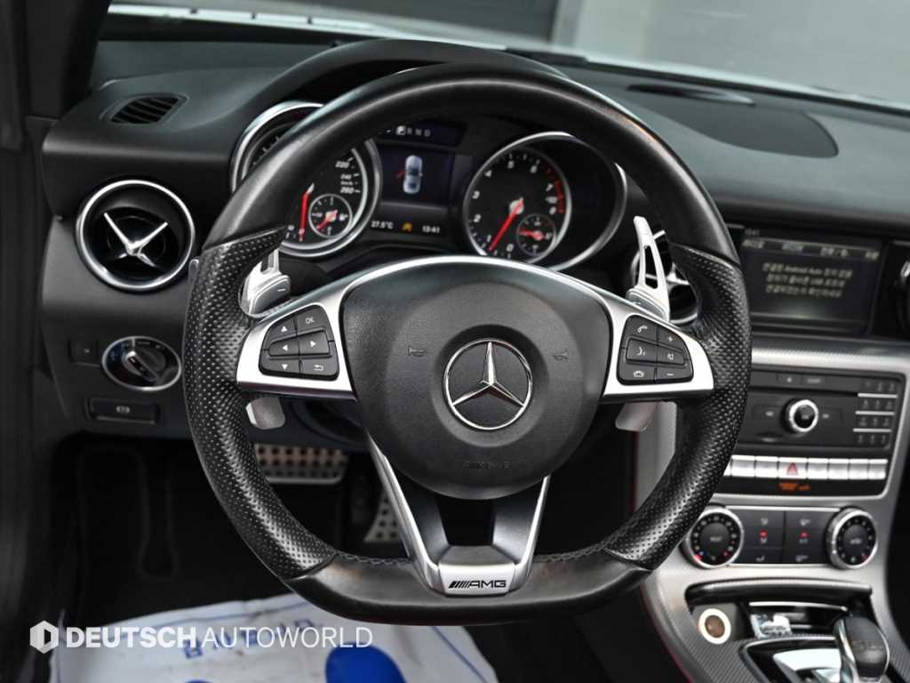 Mercedes-Benz SLC-Class — photo 13